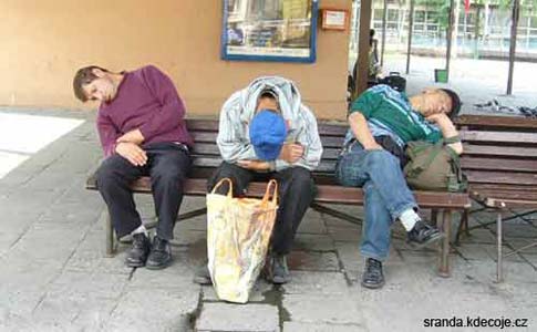 opilci_ma_lavicce.jpg